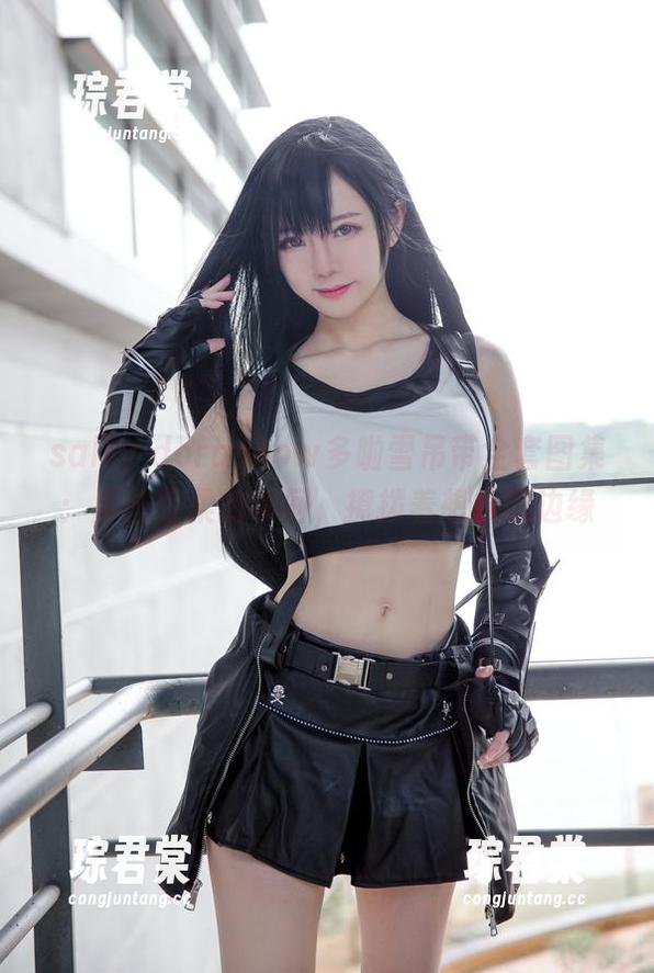 sally dorasnow多啦雪吊带全套图集：那些轻柔的瞬间，撩拨着想象的边缘-琮君棠